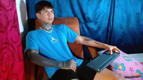 TRAV - INDEPENDENT MODEL online show from 02.08.25