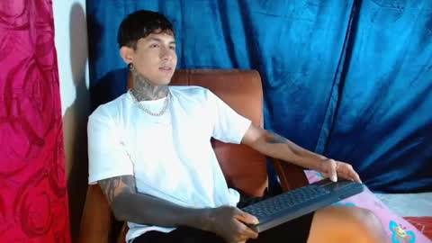 TRAV - INDEPENDENT MODEL online show from 02.12.25