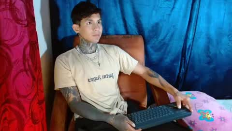 TRAV - INDEPENDENT MODEL online show from 02.13.25