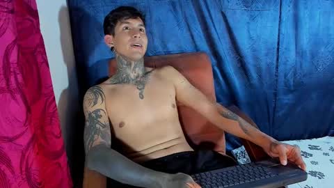 TRAV - INDEPENDENT MODEL online show from 02.18.25