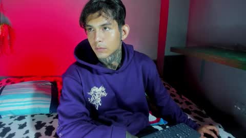 TRAV - INDEPENDENT MODEL online show from 10.06.25