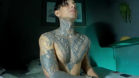 TRAV - INDEPENDENT MODEL online show from 10.13.25