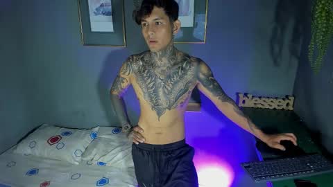 TRAV - INDEPENDENT MODEL online show from 10.14.25