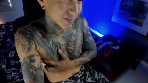 TRAV - INDEPENDENT MODEL online show from 11.16.25