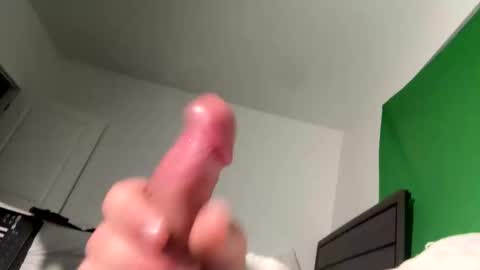 Snapshot of travt91 chatting on 10.18.25 travt91 online show from 10.18.25