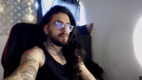 Snapshot of trevor_hilton_ chatting on 09.14.25 trevor online show from 09.14.25