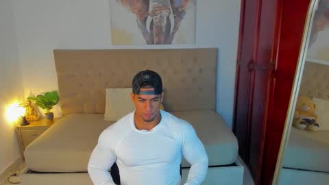 Snapshot of trevor_vinc chatting on 10.04.25 trevor online show from 10.04.25