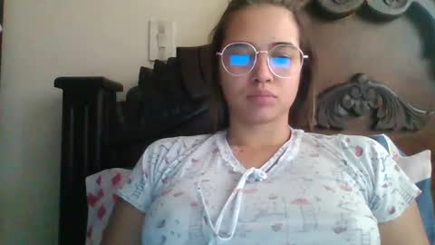 Snapshot of triana_bell chatting on 12.01.24 triana_bell online show from 12.01.24