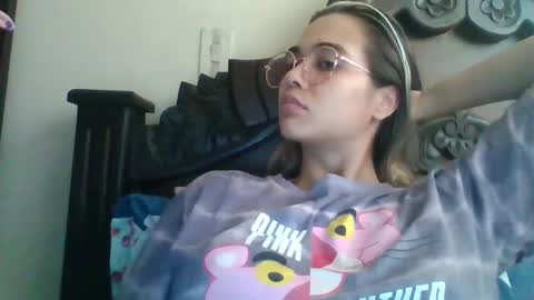 Snapshot of triana_bell chatting on 12.03.24 triana_bell online show from 12.03.24