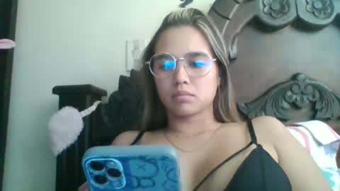 Snapshot of triana_bell chatting on 12.13.24 triana_bell online show from 12.13.24