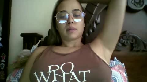 Snapshot of triana_bell chatting on 09.28.25 triana_bell online show from 09.28.25