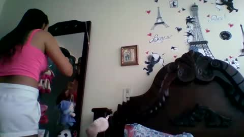 Snapshot of triana_bell chatting on 10.06.25 triana_bell online show from 10.06.25