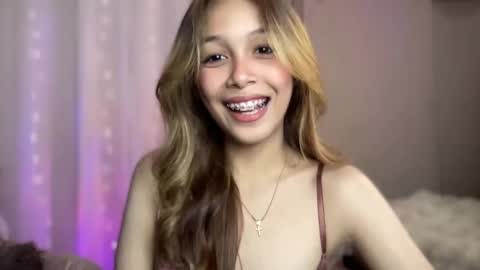 Snapshot of triana_ortega chatting on 12.21.24 Triana online show from 12.21.24