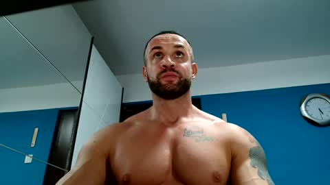 Snapshot of tridentmuscles chatting on 01.04.25 tridentmuscles online show from 01.04.25