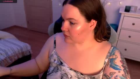 Snapshot of trinititi chatting on 02.09.25 Tina online show from 02.09.25