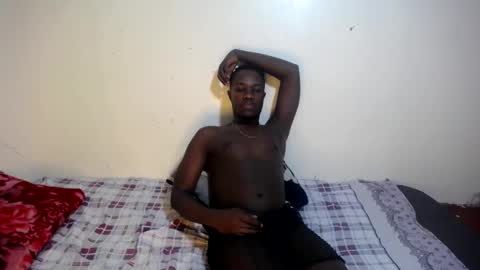 Snapshot of trisboo5 chatting on 02.10.25 Trisboo5 online show from 02.10.25