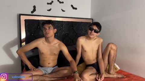 Snapshot of troye_lex chatting on 11.14.25 troye_lex online show from 11.14.25