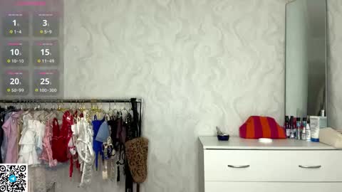 Molly online show from 11.07.25