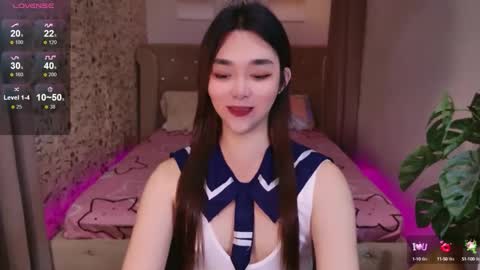 Snapshot of ts_yoshi_ chatting on 10.04.25 ts_yoshi_ online show from 10.04.25