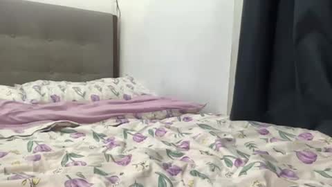 Snapshot of tshotcumming chatting on 01.09.25 Maria Fox online show from 01.09.25