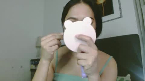 Snapshot of tsnathaliasilvana chatting on 01.20.25 Bella Ratbu online show from 01.20.25