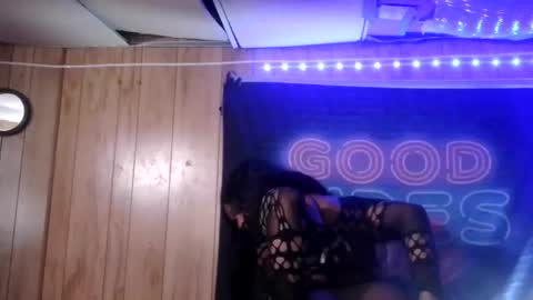 Snapshot of tsnitra chatting on 11.10.25 TsNitra online show from 11.10.25