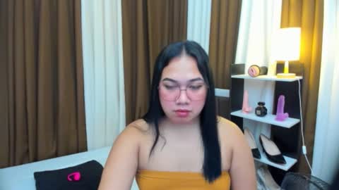 Karen Oquio online show from 10.22.25