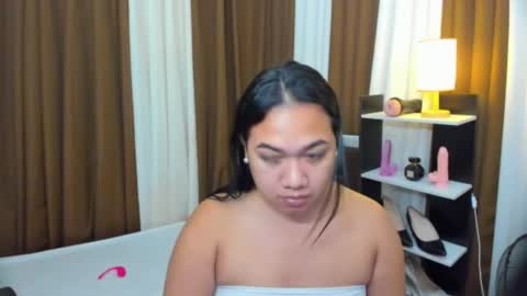 Karen Oquio online show from 10.26.25