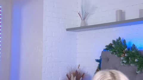 Hallie online show from 12.28.24