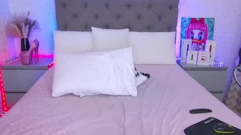 Hallie online show from 03.04.25