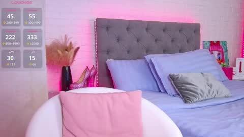 Hallie online show from 10.06.25