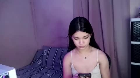 Snapshot of tyladine chatting on 10.10.25 tyladine online show from 10.10.25