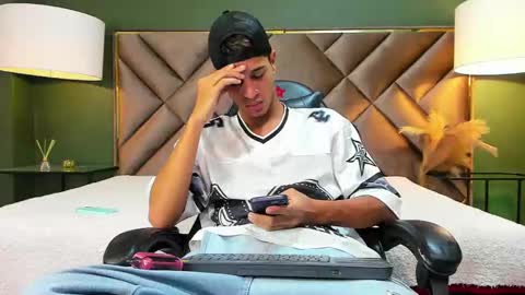 Tyler Rodriguez online show from 10.09.25