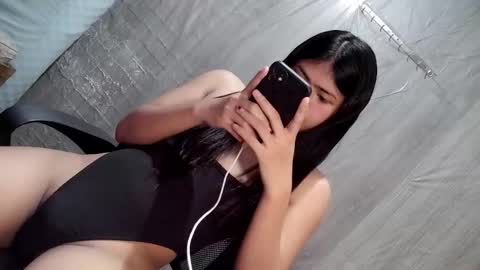 Snapshot of tyradine chatting on 09.12.25 tyradine3 online show from 09.12.25