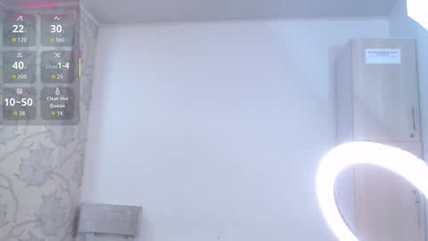 Snapshot of tyrafox_ chatting on 12.03.25 tyrafox online show from 12.03.25