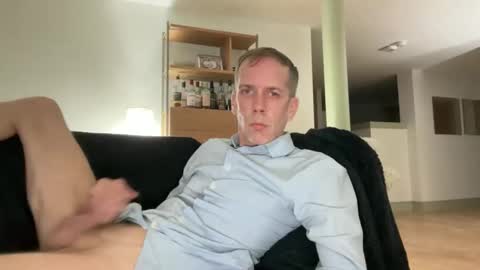 Snapshot of tyronev70 chatting on 10.09.25 Ty online show from 10.09.25