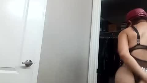 Snapshot of uandme_baby chatting on 10.03.25 Azelia B online show from 10.03.25