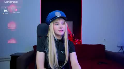 Snapshot of uco_mon chatting on 09.27.25 Uco online show from 09.27.25