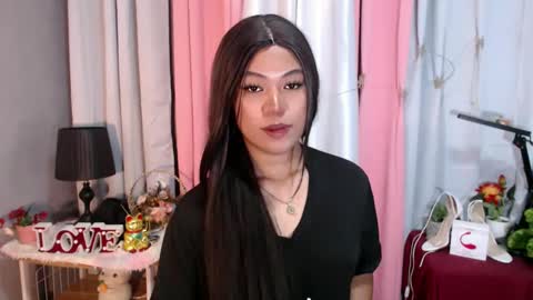 Snapshot of ugly_asianlover chatting on 12.19.24 rechelle online show from 12.19.24