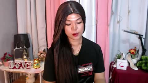 Snapshot of ugly_asianlover chatting on 12.21.24 rechelle online show from 12.21.24