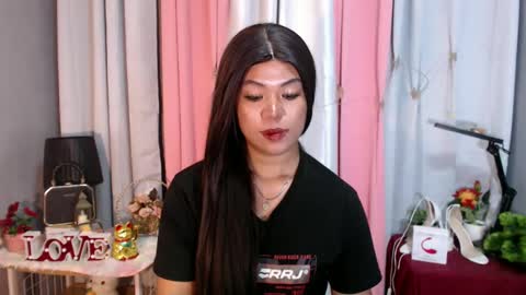 Snapshot of ugly_asianlover chatting on 12.21.24 rechelle online show from 12.21.24