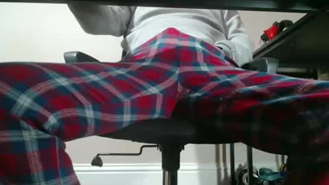 Snapshot of ukguynxtdr chatting on 02.24.25 ukguynxtdr online show from 02.24.25