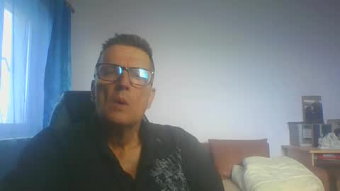 Snapshot of ulmeni7 chatting on 10.29.25 ulmeni7 online show from 10.29.25