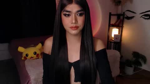 Snapshot of ultimatesexytrans chatting on 02.19.25 Alex online show from 02.19.25