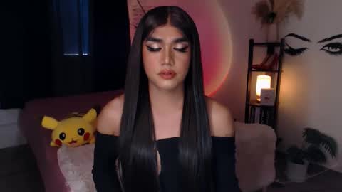 Snapshot of ultimatesexytrans chatting on 02.20.25 Alex online show from 02.20.25