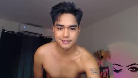 Snapshot of ultimatesexytrans chatting on 03.05.25 Alex online show from 03.05.25