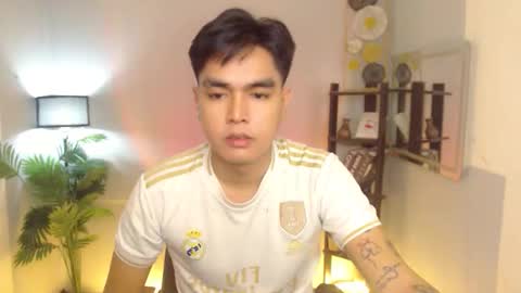 Snapshot of ultimatesexytrans chatting on 10.25.25 Alex online show from 10.25.25