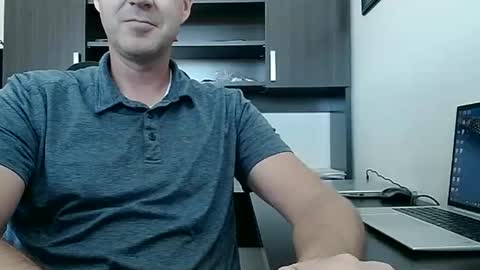 Snapshot of ultratac1 chatting on 10.27.25 Ultra online show from 10.27.25