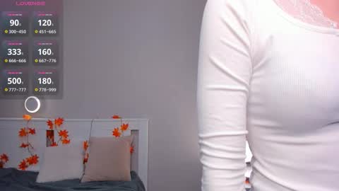 Snapshot of umbravelour chatting on 12.04.25 Kira online show from 12.04.25