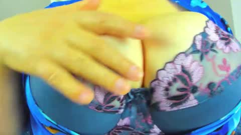 umnizza7777 online show from 10.27.25